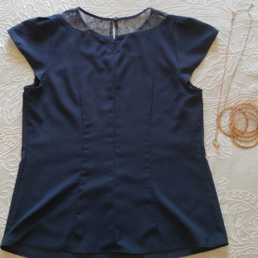 Blouse - Picture 3 of 4